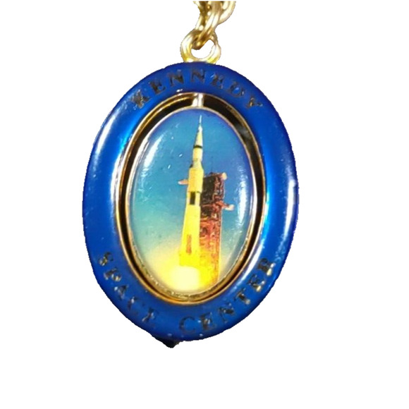 Kennedy Space Center Spinner Keychain NASA - Picture 2 of 7